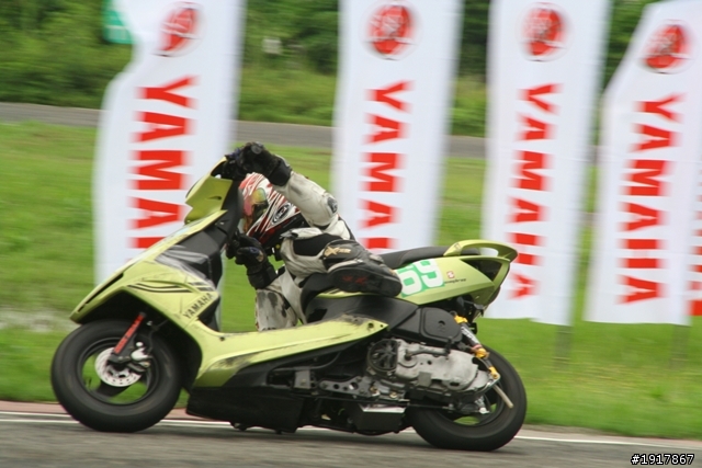 別人拔蘿蔔我拔雷田車