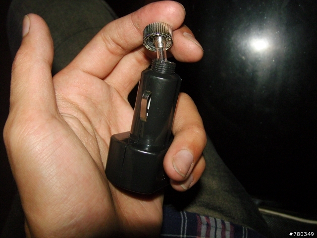 ~機車安裝車用充電器,之汽車用品改造~---圖多請見諒