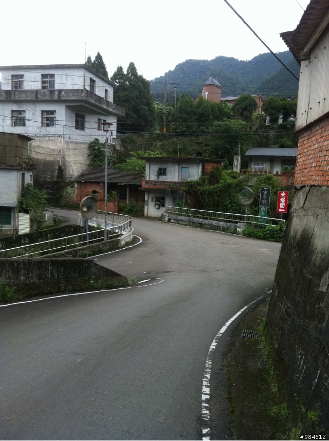大白的一路迢迢遠,翻山越嶺南庄行