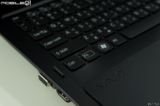 『效能之王 重量登場』SONY VAIO F226
