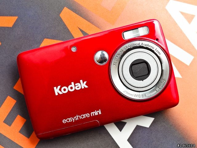 羽量級隨身機 KODAK EasyShare M200 迷你登場