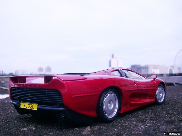 JAGUAR XJ220 (Tamiya 1/24)
