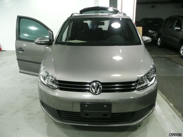 2011年款Touran 1.6TDI 金屬深灰X9開箱囉!(8/8日更新,加裝車頂行李架)
