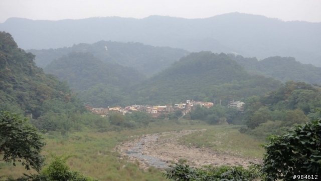 大白的一路迢迢遠,翻山越嶺南庄行