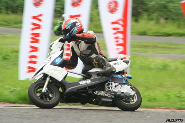 別人拔蘿蔔我拔雷田車
