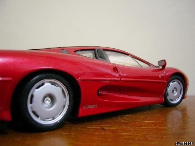 JAGUAR XJ220 (Tamiya 1/24)