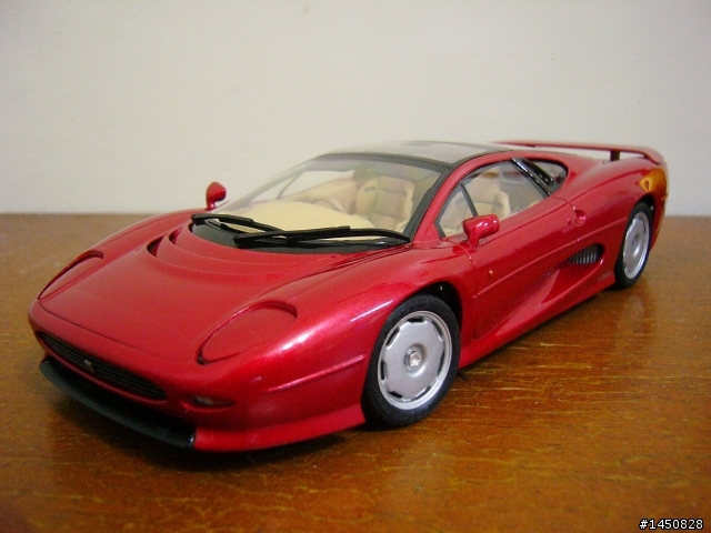 JAGUAR XJ220 (Tamiya 1/24)