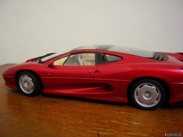 JAGUAR XJ220 (Tamiya 1/24)