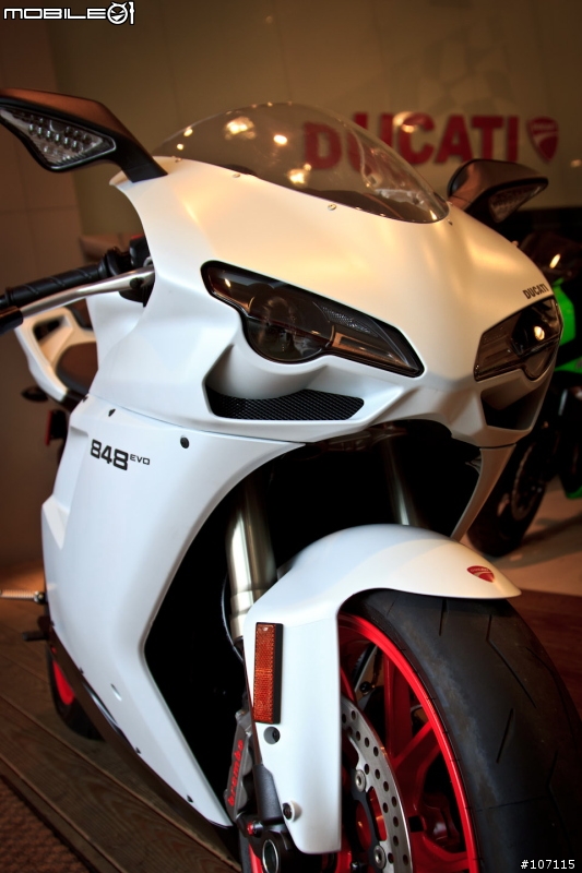 義大利愛駒分享 ～ 2011 Ducati 848 Evo開箱