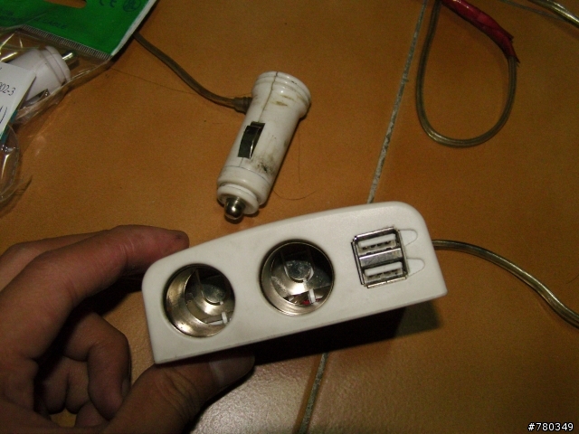 ~機車安裝車用充電器,之汽車用品改造~---圖多請見諒
