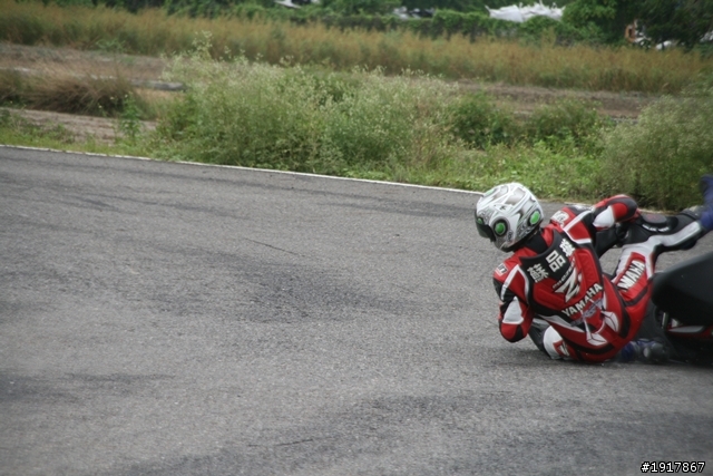 別人拔蘿蔔我拔雷田車
