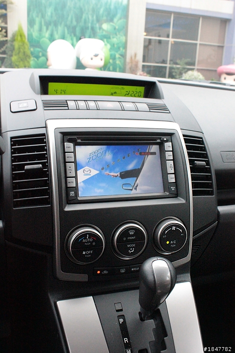 Mazda5開箱趣~ TMD六月交車竟然加送iPad2!!