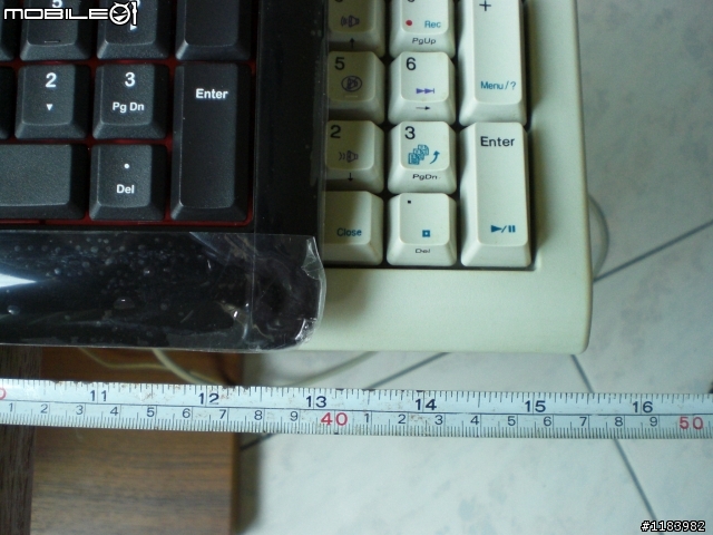 他們兩個才是同一國的-羅技 K340 以及 M505(黑色版) 鍵鼠組