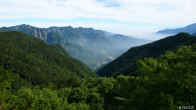 我們騎單車,我們遇見玉山。