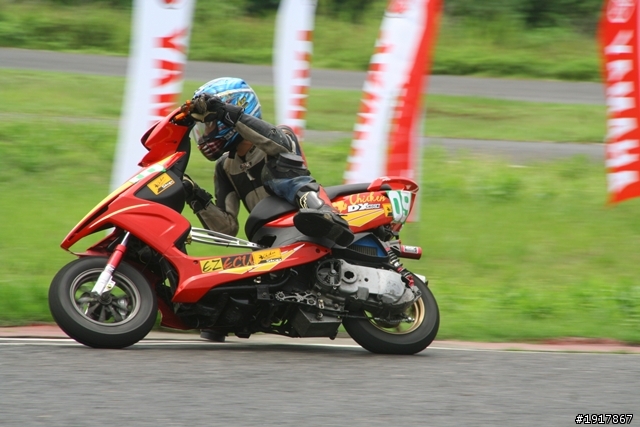 別人拔蘿蔔我拔雷田車