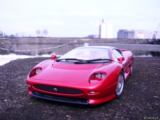 JAGUAR XJ220 (Tamiya 1/24)