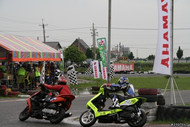 別人拔蘿蔔我拔雷田車
