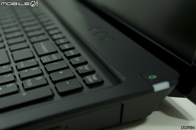 『效能之王 重量登場』SONY VAIO F226
