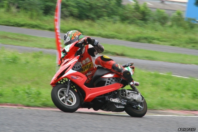 別人拔蘿蔔我拔雷田車