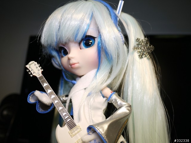12吋的初音!普利普Pullip娃娃初音+雪初音(怕大眼娃娃勿進)