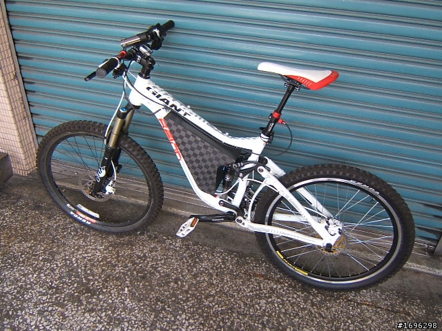 肉腳救星------2011 Giant E-Reign 2