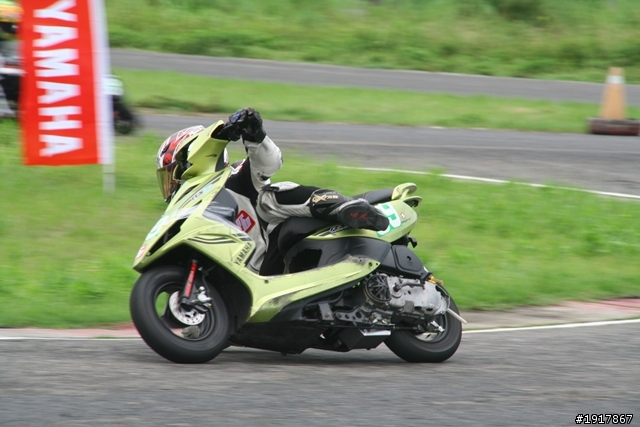 別人拔蘿蔔我拔雷田車