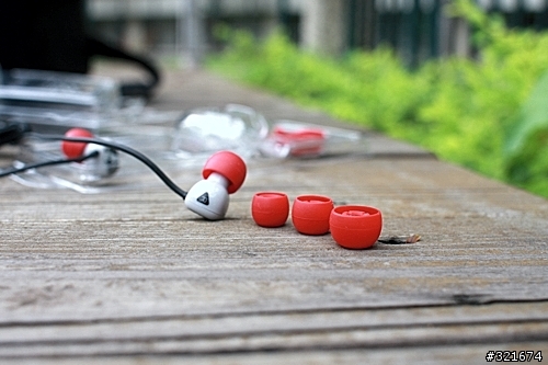 羅技Ultimate ears100開箱分享