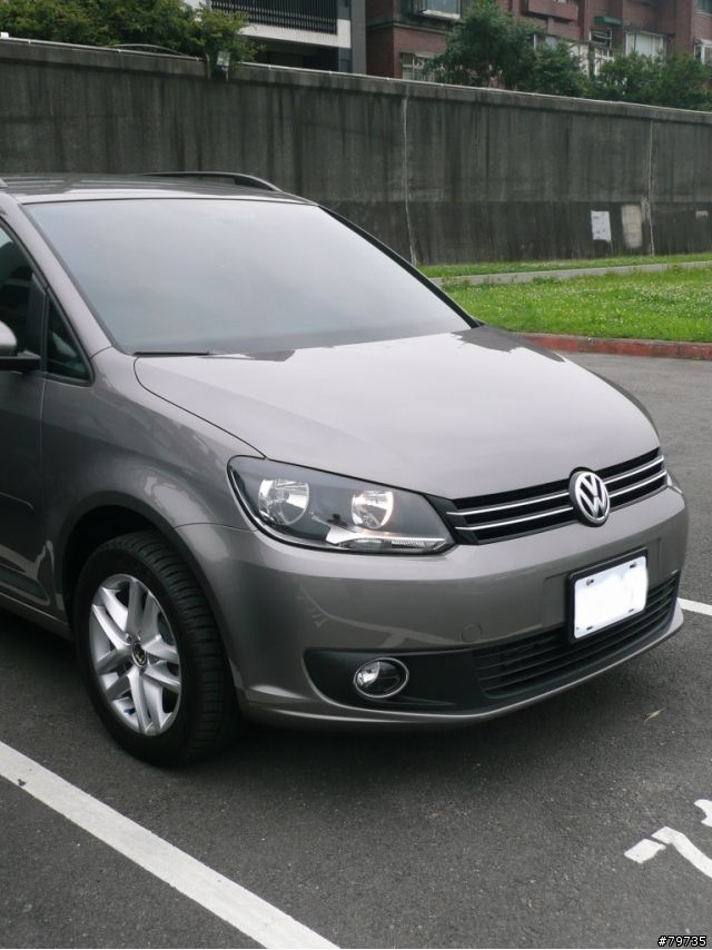 2011年款Touran 1.6TDI 金屬深灰X9開箱囉!(8/8日更新,加裝車頂行李架)
