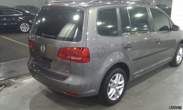 2011年款Touran 1.6TDI 金屬深灰X9開箱囉!(8/8日更新,加裝車頂行李架)