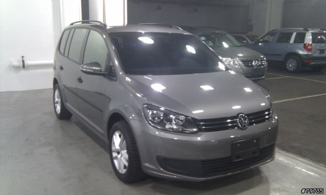2011年款Touran 1.6TDI 金屬深灰X9開箱囉!(8/8日更新,加裝車頂行李架)