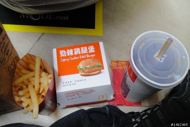 女神卡卡-- 危險刺激冒險的搶票之旅