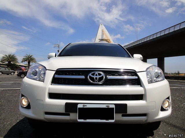 又一台期盼以久之大白RAV4開箱文~