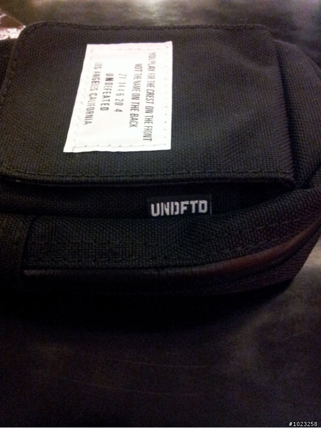 I9100的新家 UNDEFEATED 帆布小掛包