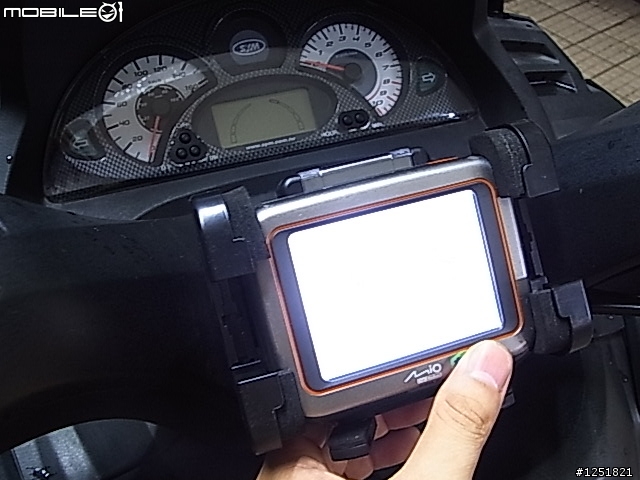DIY 之 RV250 車首GPS 架 ~