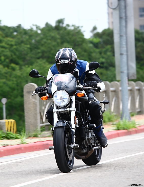 Dream of DUCATI - S2R1000租車心得