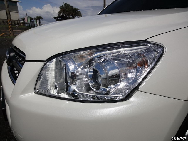又一台期盼以久之大白RAV4開箱文~