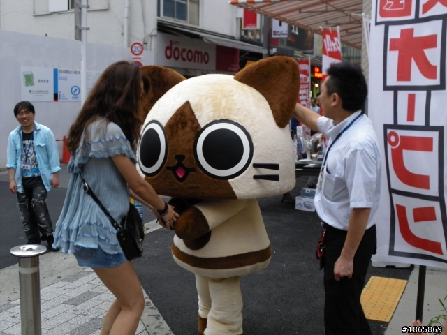 DOCOMO 1200萬畫素三倍光學變焦 L-03C手機開箱文