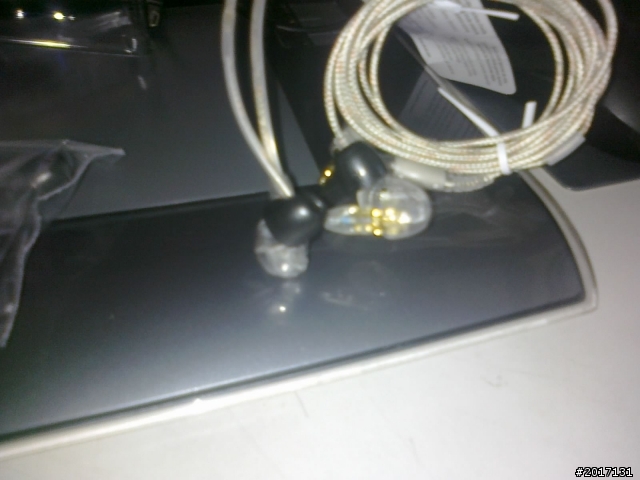 開箱文 SHURE SE215
