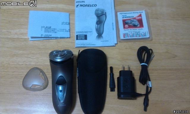 【開箱】Philips 8245 XLD 三刀圈三刀頭水洗式刮鬍刀