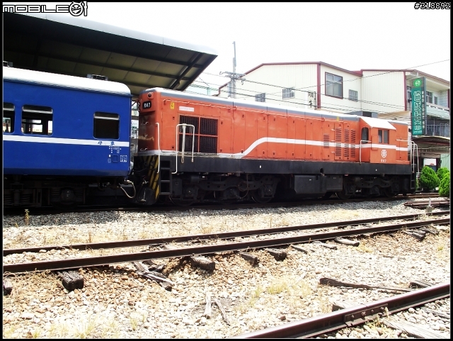 騎機車拍集集線復駛100/06/30-07/08試運轉..07/09正式復駛並舉行為期一個月的2011集集火車好多節