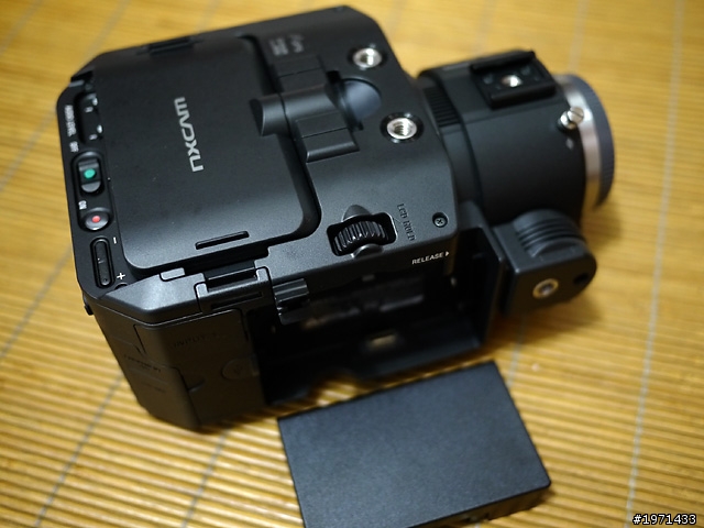Sony NXCAM NEX-FS100簡單開箱