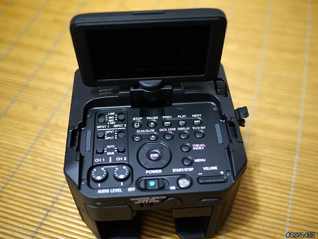 Sony NXCAM NEX-FS100簡單開箱