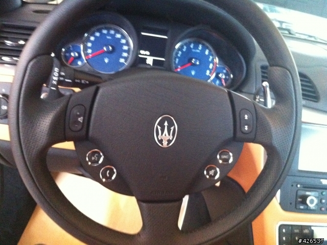 分享Maserati GrenCabrio蒙地拿交車