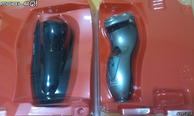【開箱】Philips 8245 XLD 三刀圈三刀頭水洗式刮鬍刀