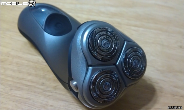 【開箱】Philips 8245 XLD 三刀圈三刀頭水洗式刮鬍刀