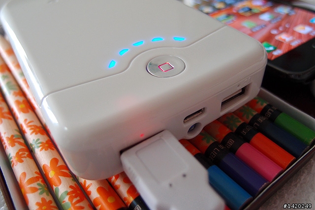 數位產品的電力補給~兩款行動電池分享