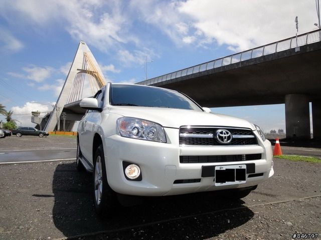 又一台期盼以久之大白RAV4開箱文~