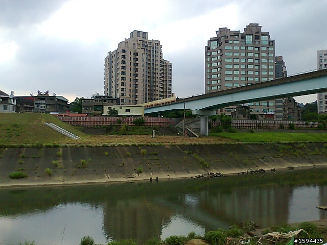 關於景美溪堤防興建工程