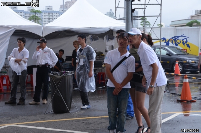 以15支影片詳細介紹亞洲車神陳和皇2011年7月17日於高雄夢時代的神技演出