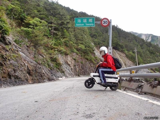 騎著 HONDA MOTOCOMPO 征服埡口 南橫之旅 ! ( 東部 )